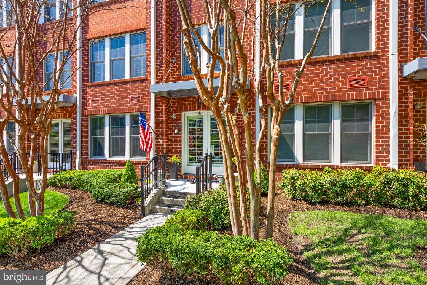 1418 N RHODES ST #B105, ARLINGTON, Virginia 22209, 2 Bedrooms Bedrooms, ,2 BathroomsBathrooms,Residential,For sale,1418 N RHODES ST #B105,VAAR2057396 MLS # VAAR2057396