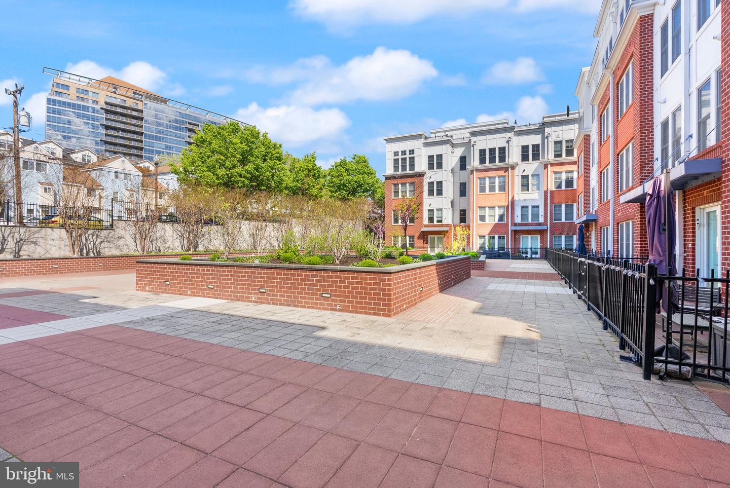 1418 N RHODES ST #B105, ARLINGTON, Virginia 22209, 2 Bedrooms Bedrooms, ,2 BathroomsBathrooms,Residential,For sale,1418 N RHODES ST #B105,VAAR2057396 MLS # VAAR2057396