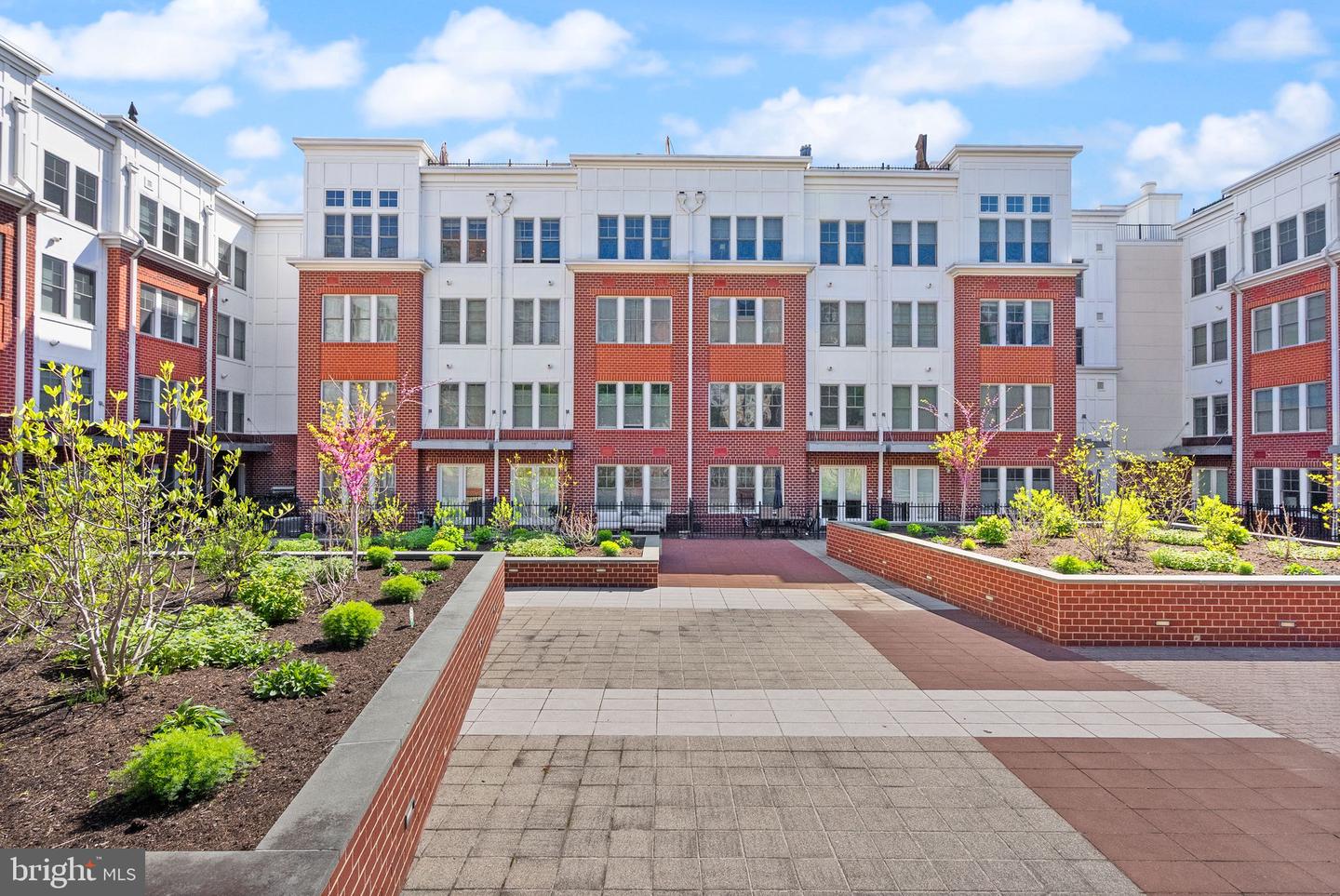 1418 N RHODES ST #B105, ARLINGTON, Virginia 22209, 2 Bedrooms Bedrooms, ,2 BathroomsBathrooms,Residential,For sale,1418 N RHODES ST #B105,VAAR2057396 MLS # VAAR2057396