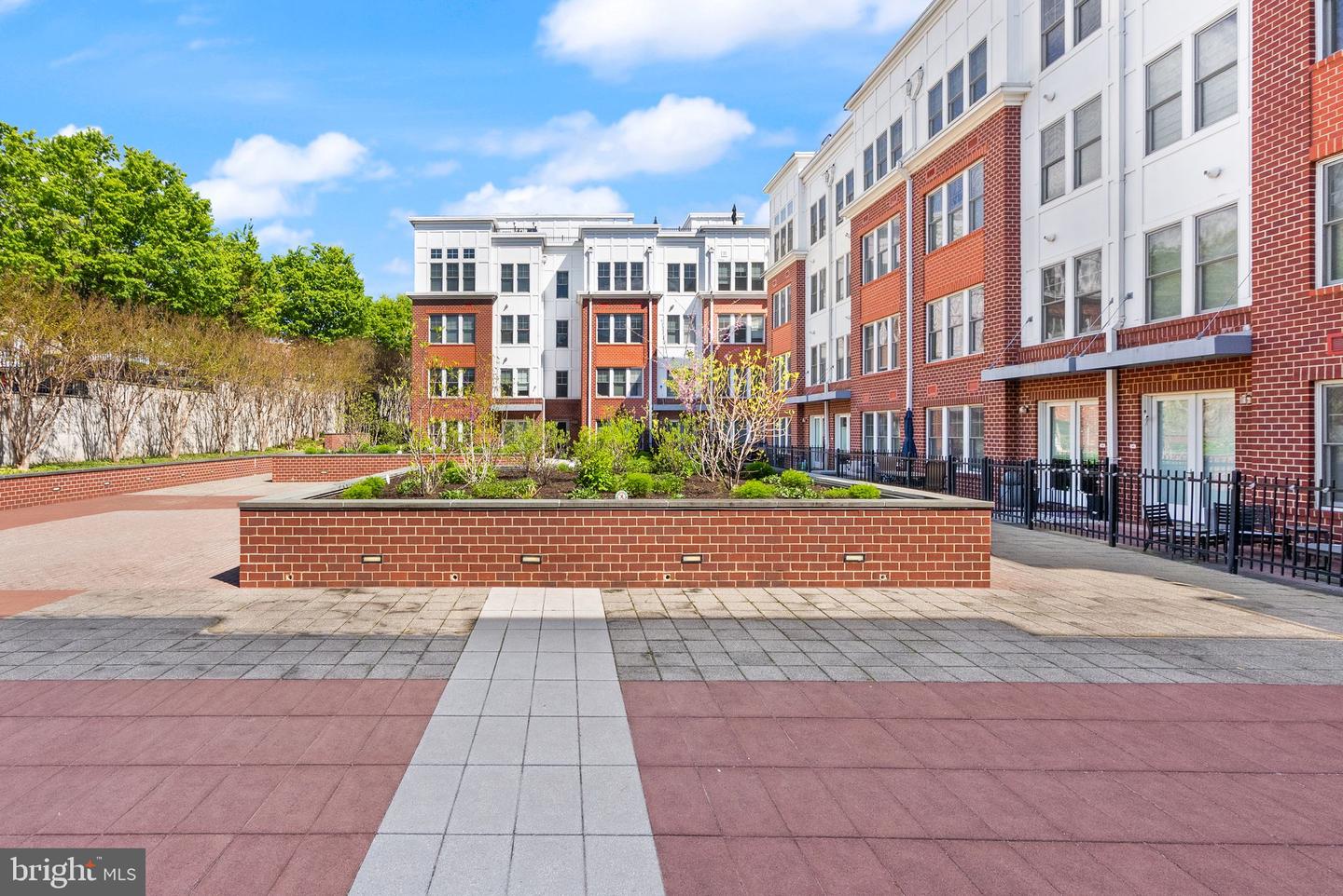 1418 N RHODES ST #B105, ARLINGTON, Virginia 22209, 2 Bedrooms Bedrooms, ,2 BathroomsBathrooms,Residential,For sale,1418 N RHODES ST #B105,VAAR2057396 MLS # VAAR2057396