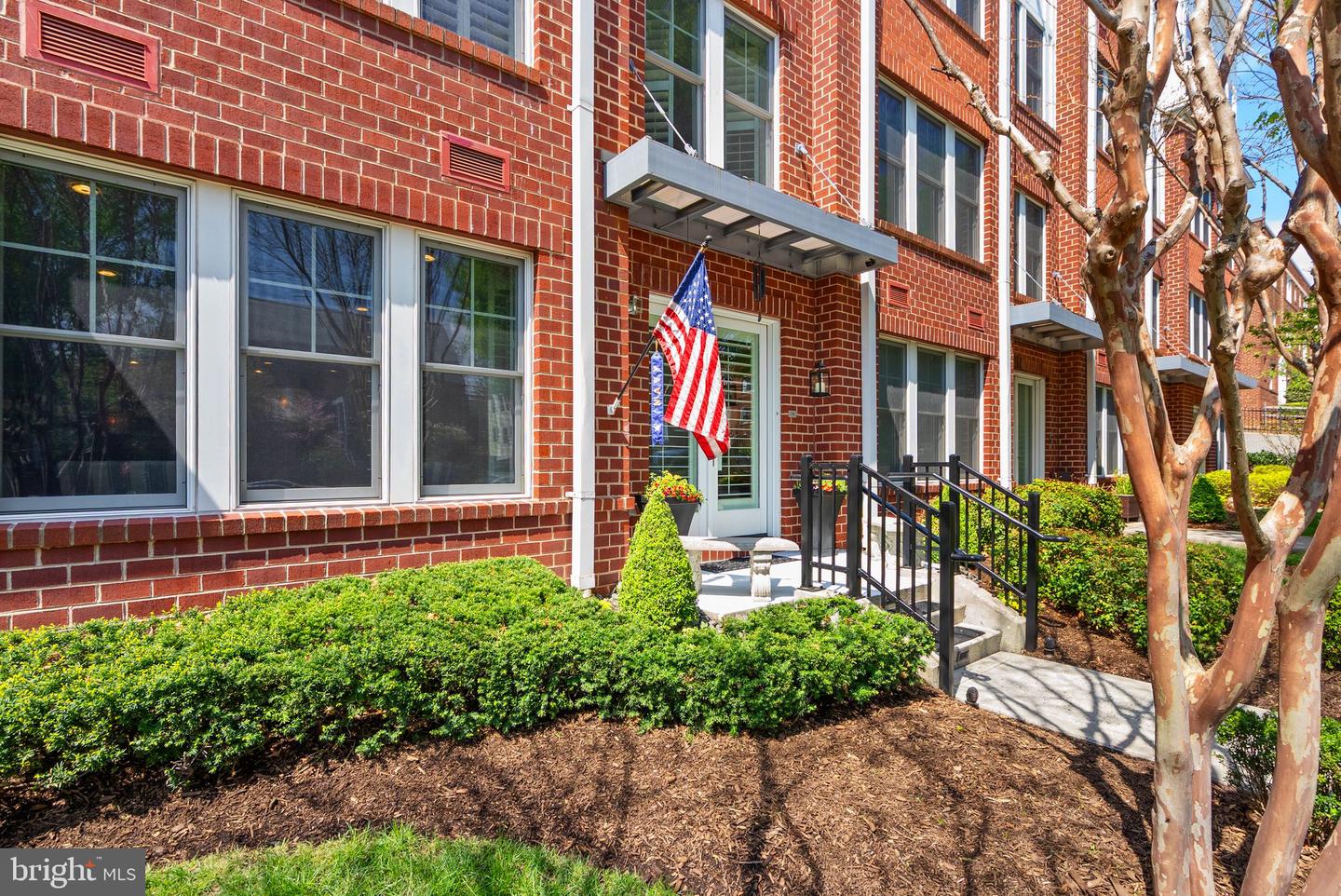 1418 N RHODES ST #B105, ARLINGTON, Virginia 22209, 2 Bedrooms Bedrooms, ,2 BathroomsBathrooms,Residential,For sale,1418 N RHODES ST #B105,VAAR2057396 MLS # VAAR2057396
