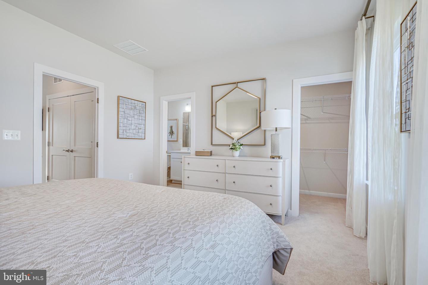 204 CHIANTI TER SE, LEESBURG, Virginia 20175, 3 Bedrooms Bedrooms, ,2 BathroomsBathrooms,Residential,For sale,204 CHIANTI TER SE,VALO2096250 MLS # VALO2096250