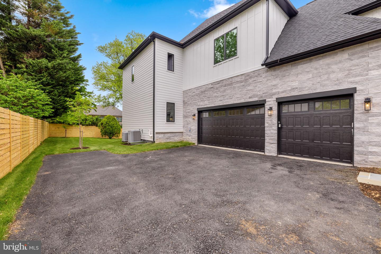1100 BALLS HILL RD, MCLEAN, Virginia 22101, 7 Bedrooms Bedrooms, ,6 BathroomsBathrooms,Residential,For sale,1100 BALLS HILL RD,VAFX2240424 MLS # VAFX2240424