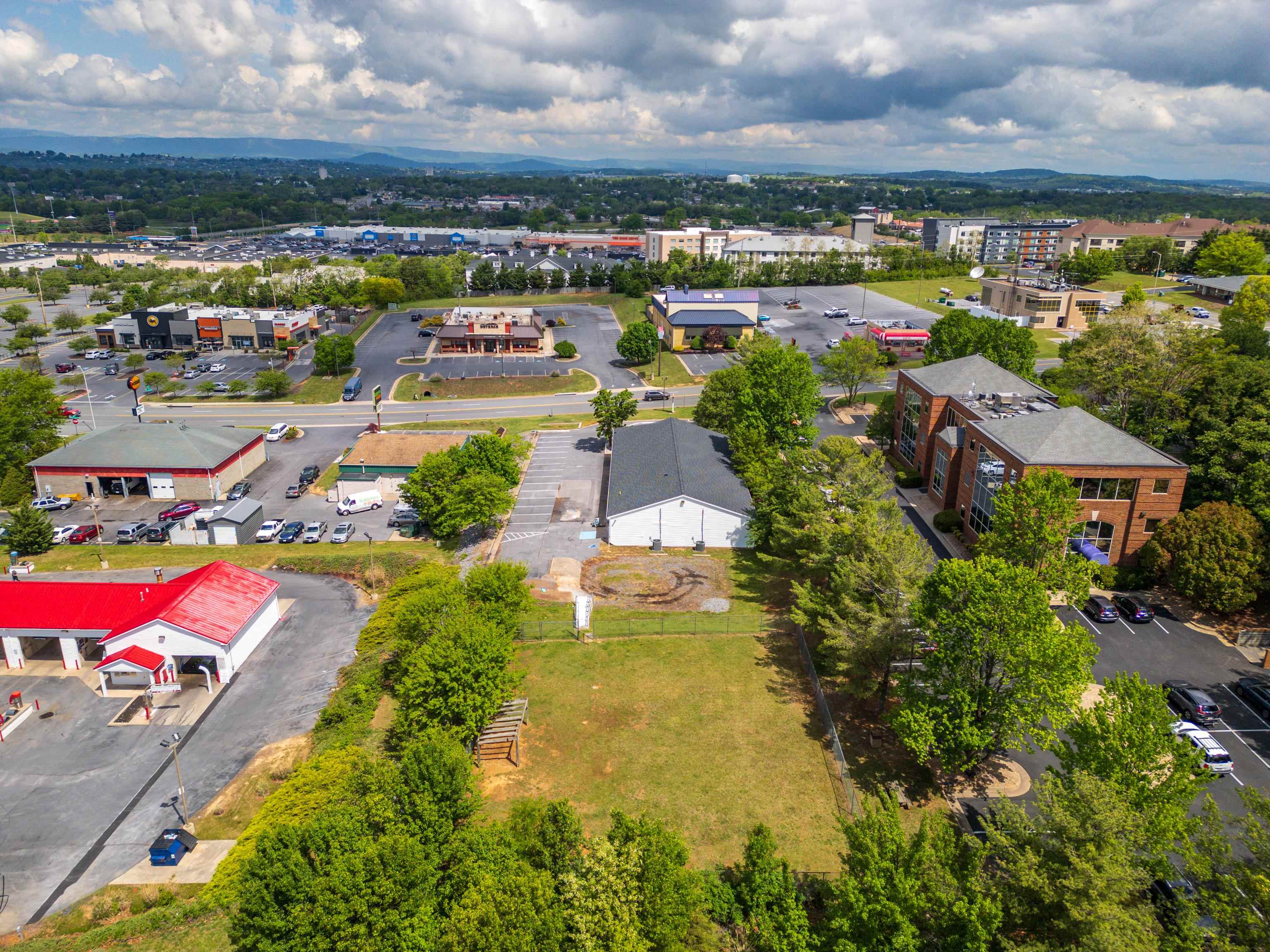 226 UNIVERSITY BLVD, HARRISONBURG, Virginia 22801, ,Commercial,226 UNIVERSITY BLVD,664455 MLS # 664455