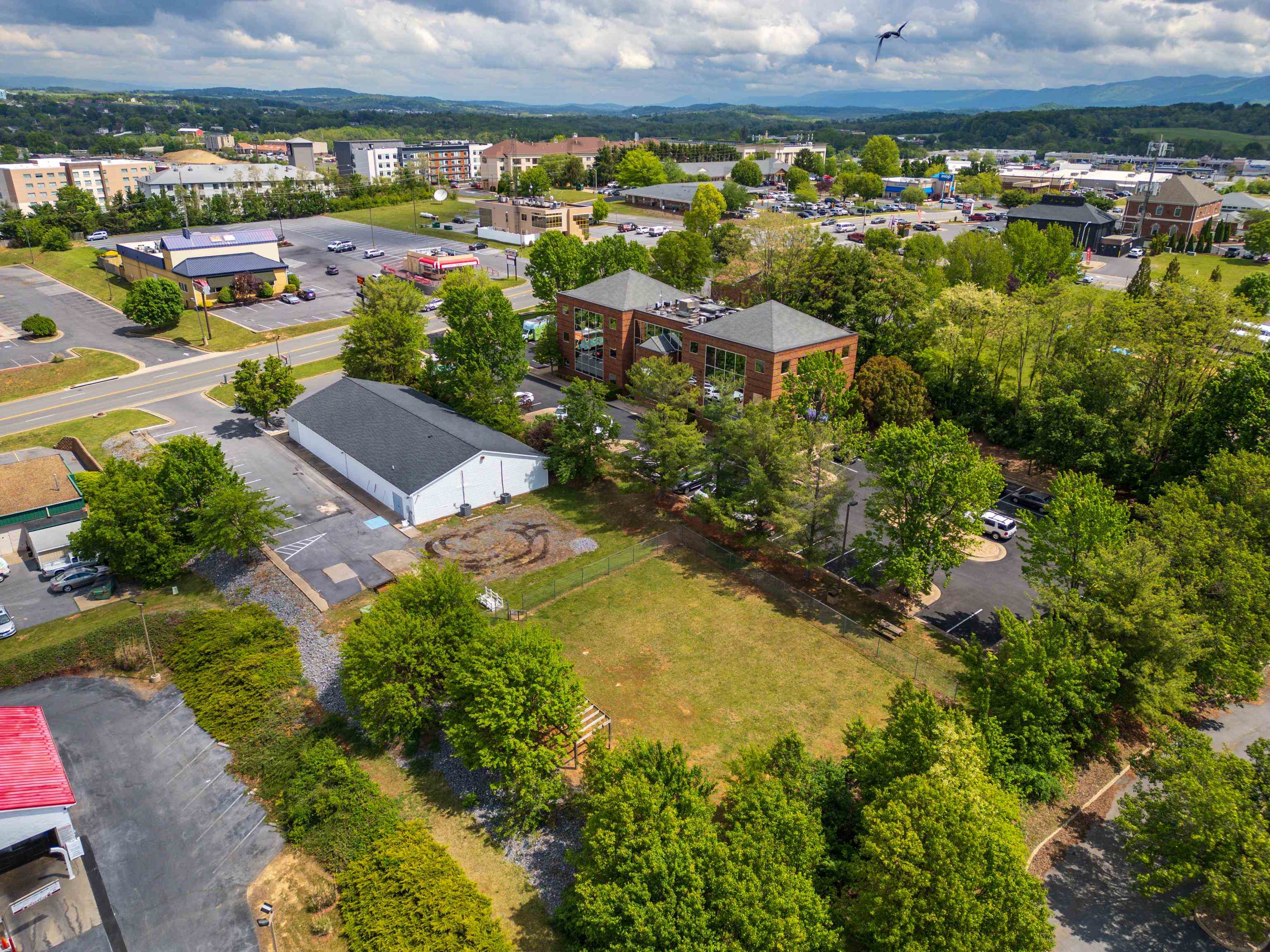 226 UNIVERSITY BLVD, HARRISONBURG, Virginia 22801, ,Commercial,226 UNIVERSITY BLVD,664455 MLS # 664455