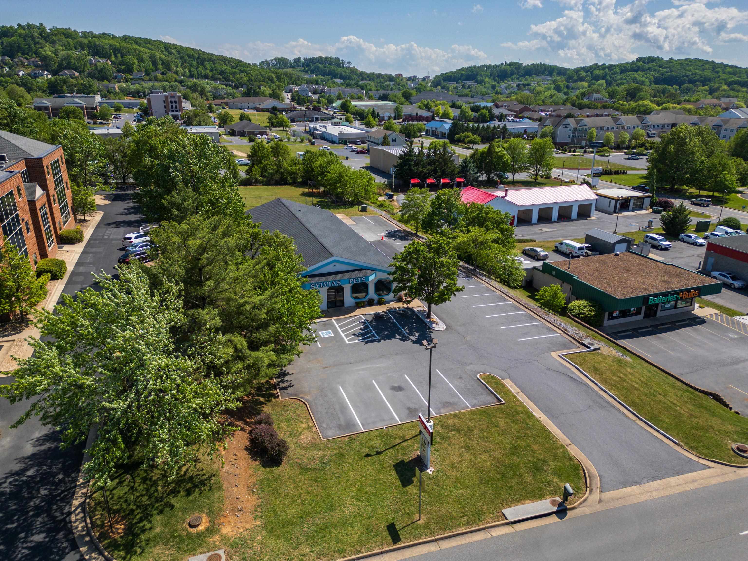 226 UNIVERSITY BLVD, HARRISONBURG, Virginia 22801, ,Commercial,226 UNIVERSITY BLVD,664455 MLS # 664455