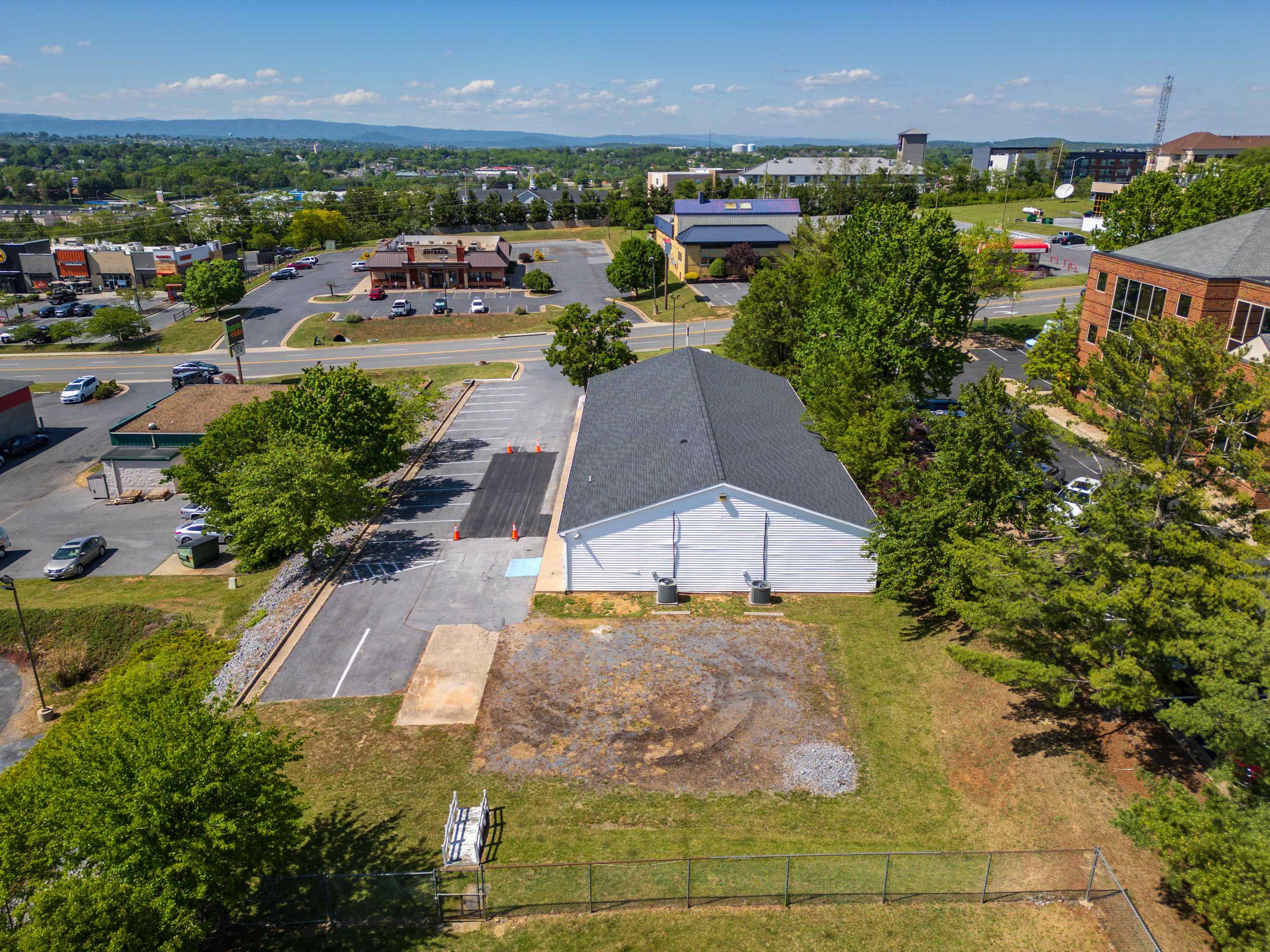 226 UNIVERSITY BLVD, HARRISONBURG, Virginia 22801, ,Commercial,226 UNIVERSITY BLVD,664455 MLS # 664455