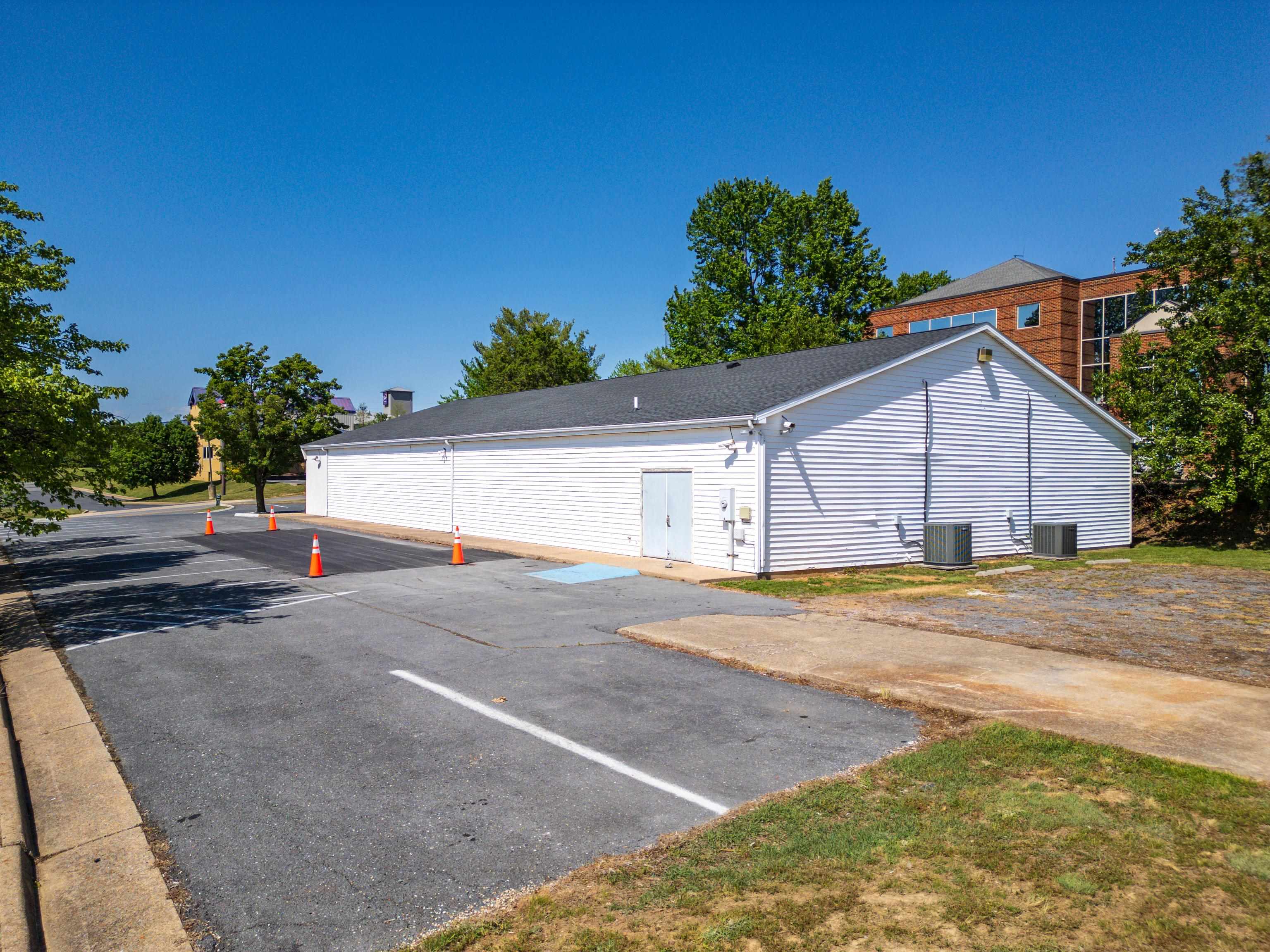 226 UNIVERSITY BLVD, HARRISONBURG, Virginia 22801, ,Commercial,226 UNIVERSITY BLVD,664455 MLS # 664455