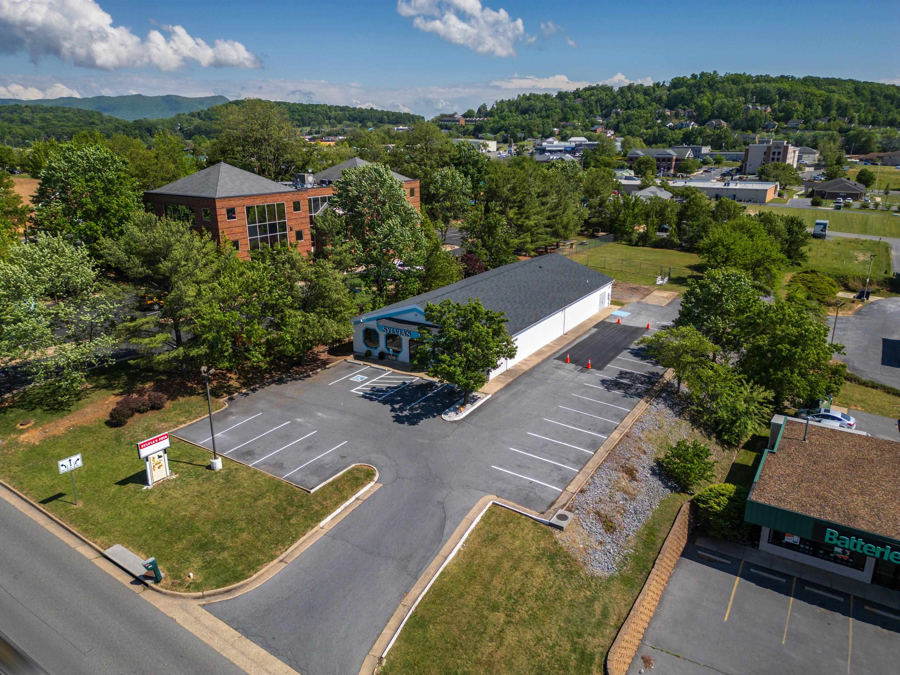 226 UNIVERSITY BLVD, HARRISONBURG, Virginia 22801, ,Commercial,226 UNIVERSITY BLVD,664455 MLS # 664455