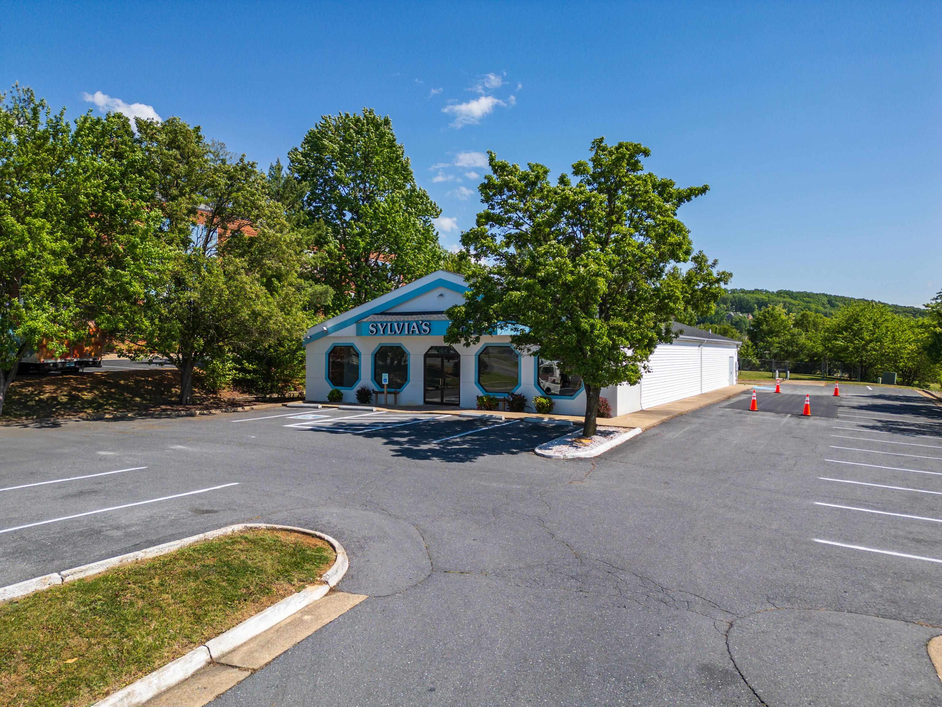 226 UNIVERSITY BLVD, HARRISONBURG, Virginia 22801, ,Commercial,226 UNIVERSITY BLVD,664455 MLS # 664455