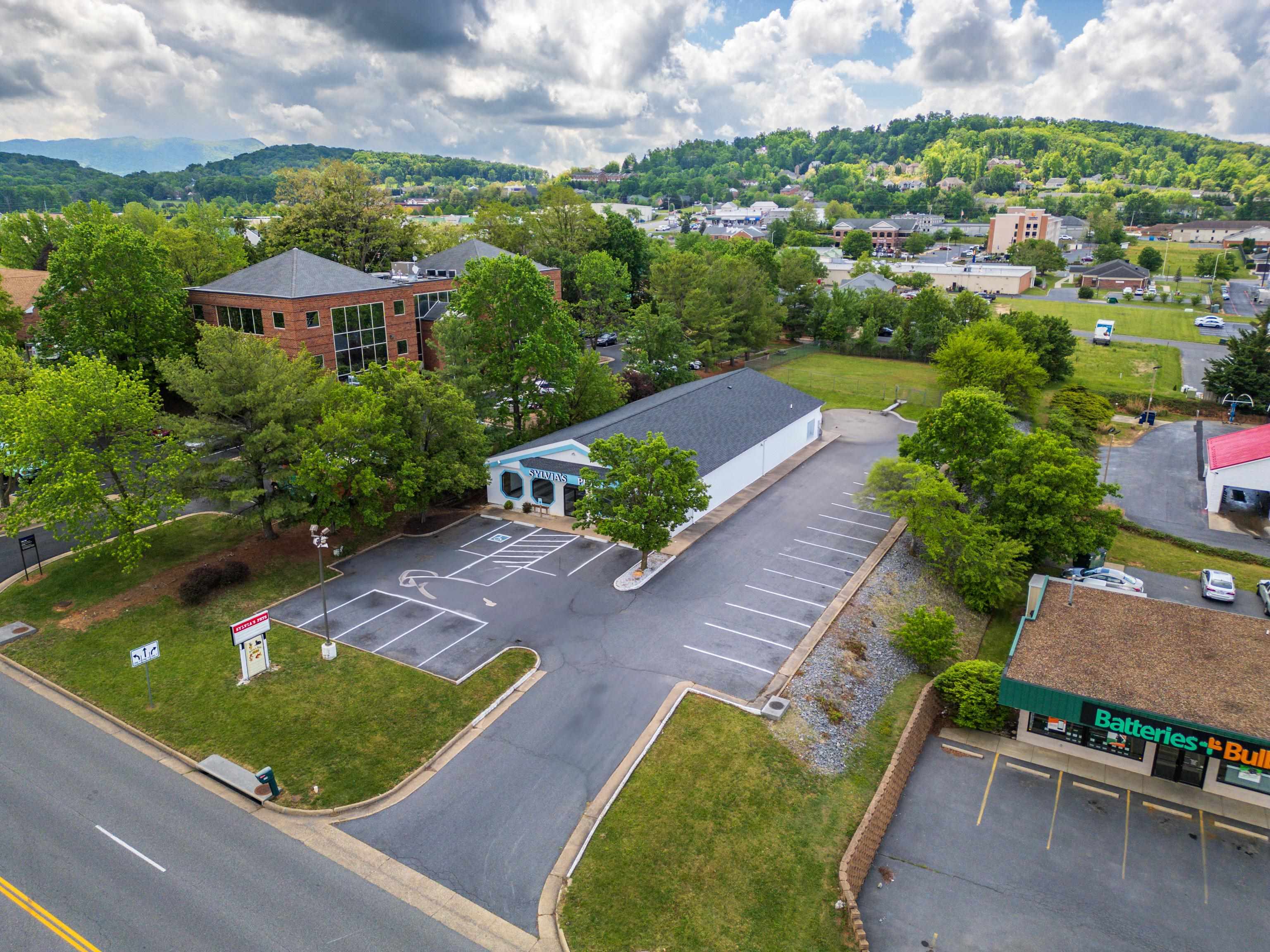 226 UNIVERSITY BLVD, HARRISONBURG, Virginia 22801, ,Commercial,226 UNIVERSITY BLVD,664455 MLS # 664455