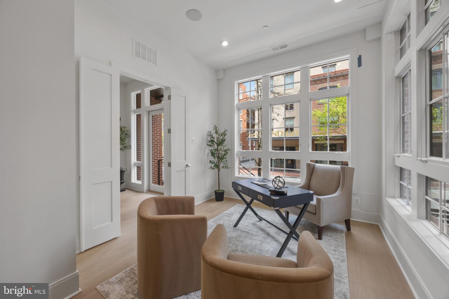 217 S UNION ST, ALEXANDRIA, Virginia 22314, 4 Bedrooms Bedrooms, ,4 BathroomsBathrooms,Residential,For sale,217 S UNION ST,VAAX2037334 MLS # VAAX2037334