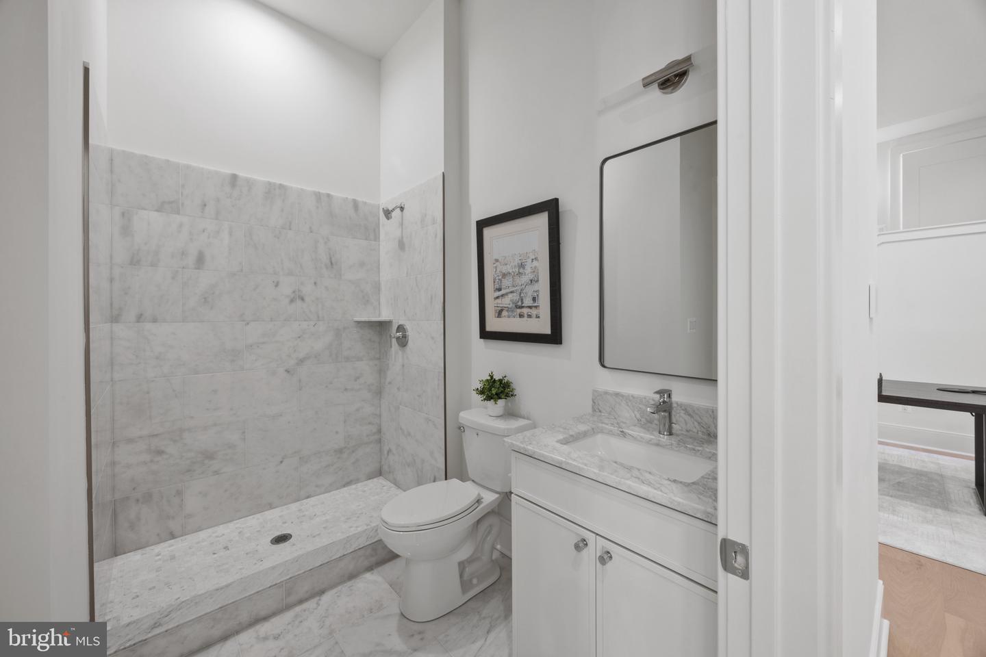 217 S UNION ST, ALEXANDRIA, Virginia 22314, 4 Bedrooms Bedrooms, ,4 BathroomsBathrooms,Residential,For sale,217 S UNION ST,VAAX2037334 MLS # VAAX2037334