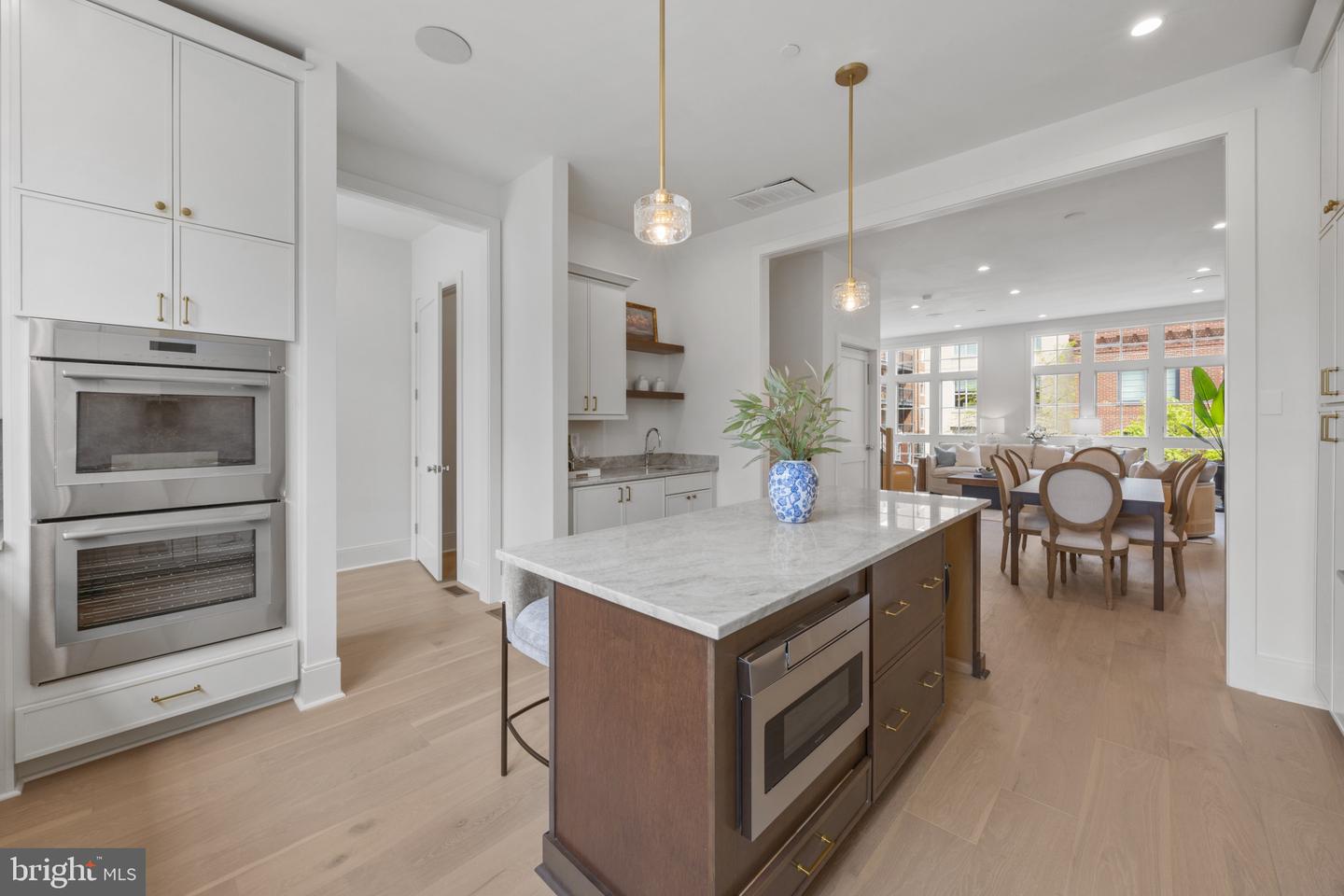 217 S UNION ST, ALEXANDRIA, Virginia 22314, 4 Bedrooms Bedrooms, ,4 BathroomsBathrooms,Residential,For sale,217 S UNION ST,VAAX2037334 MLS # VAAX2037334