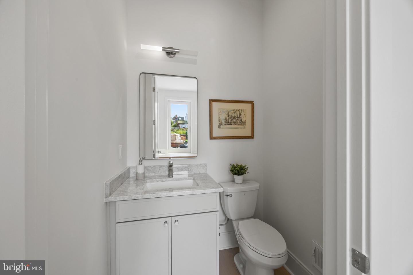 217 S UNION ST, ALEXANDRIA, Virginia 22314, 4 Bedrooms Bedrooms, ,4 BathroomsBathrooms,Residential,For sale,217 S UNION ST,VAAX2037334 MLS # VAAX2037334