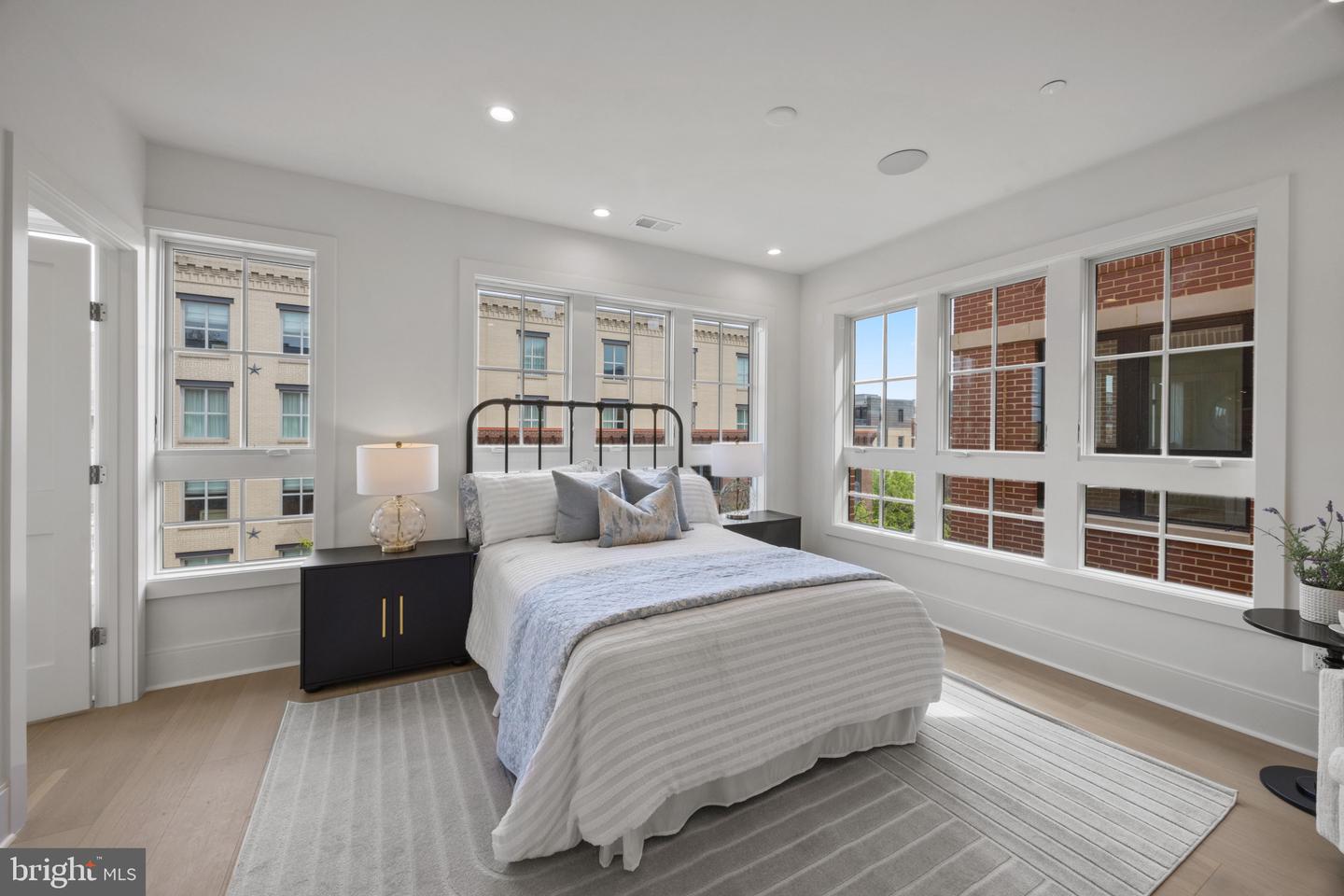 217 S UNION ST, ALEXANDRIA, Virginia 22314, 4 Bedrooms Bedrooms, ,4 BathroomsBathrooms,Residential,For sale,217 S UNION ST,VAAX2037334 MLS # VAAX2037334