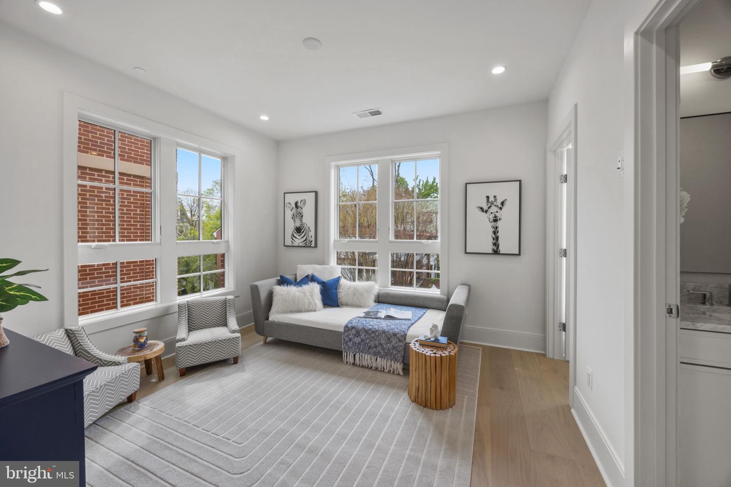 217 S UNION ST, ALEXANDRIA, Virginia 22314, 4 Bedrooms Bedrooms, ,4 BathroomsBathrooms,Residential,For sale,217 S UNION ST,VAAX2037334 MLS # VAAX2037334