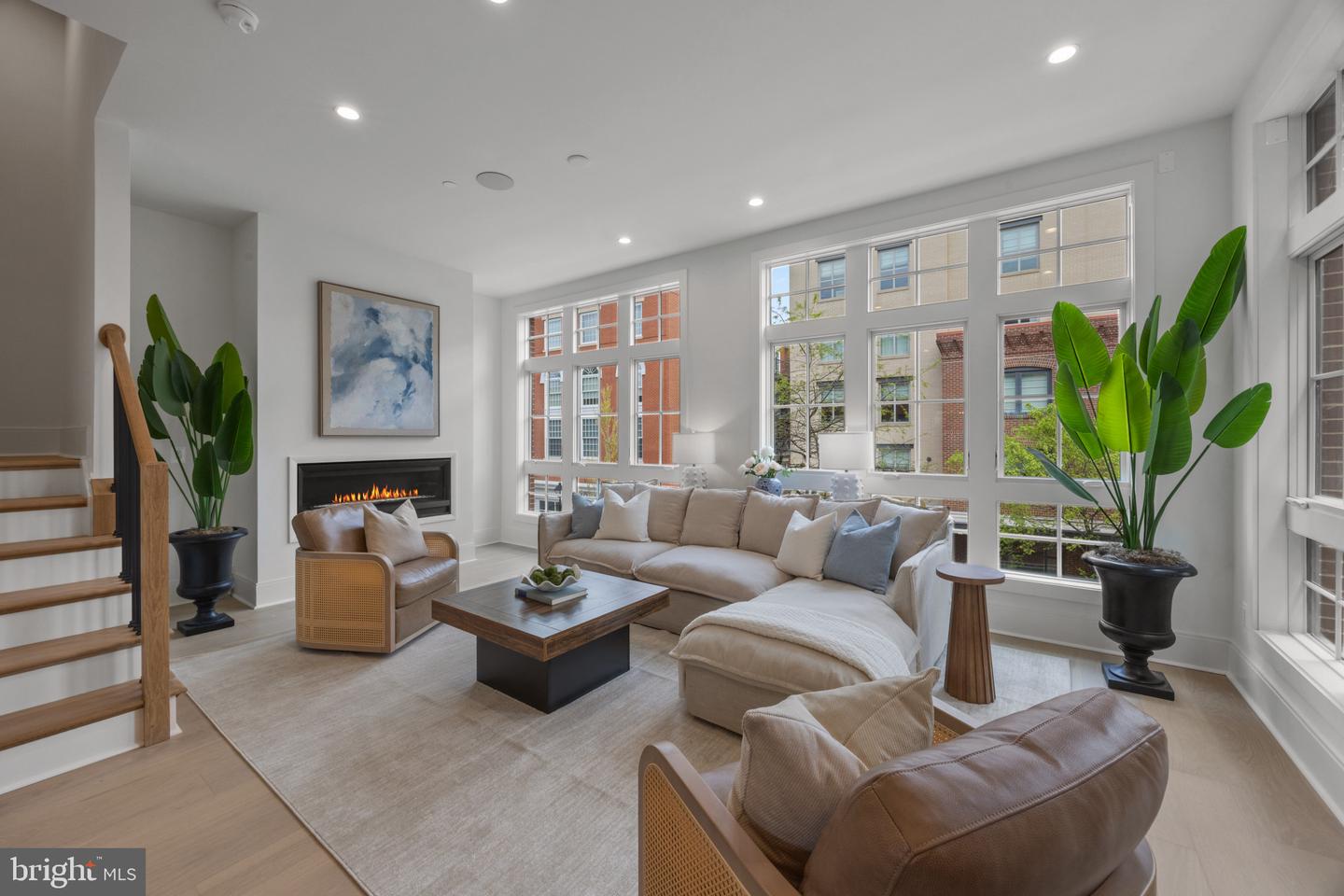 217 S UNION ST, ALEXANDRIA, Virginia 22314, 4 Bedrooms Bedrooms, ,4 BathroomsBathrooms,Residential,For sale,217 S UNION ST,VAAX2037334 MLS # VAAX2037334