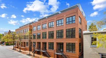 217 S UNION ST, ALEXANDRIA, Virginia 22314, 4 Bedrooms Bedrooms, ,4 BathroomsBathrooms,Residential,For sale,217 S UNION ST,VAAX2037334 MLS # VAAX2037334