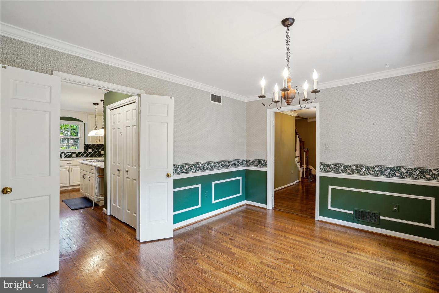 7621 BURFORD DR, MCLEAN, Virginia 22102, 5 Bedrooms Bedrooms, ,3 BathroomsBathrooms,Residential,For sale,7621 BURFORD DR,VAFX2228076 MLS # VAFX2228076