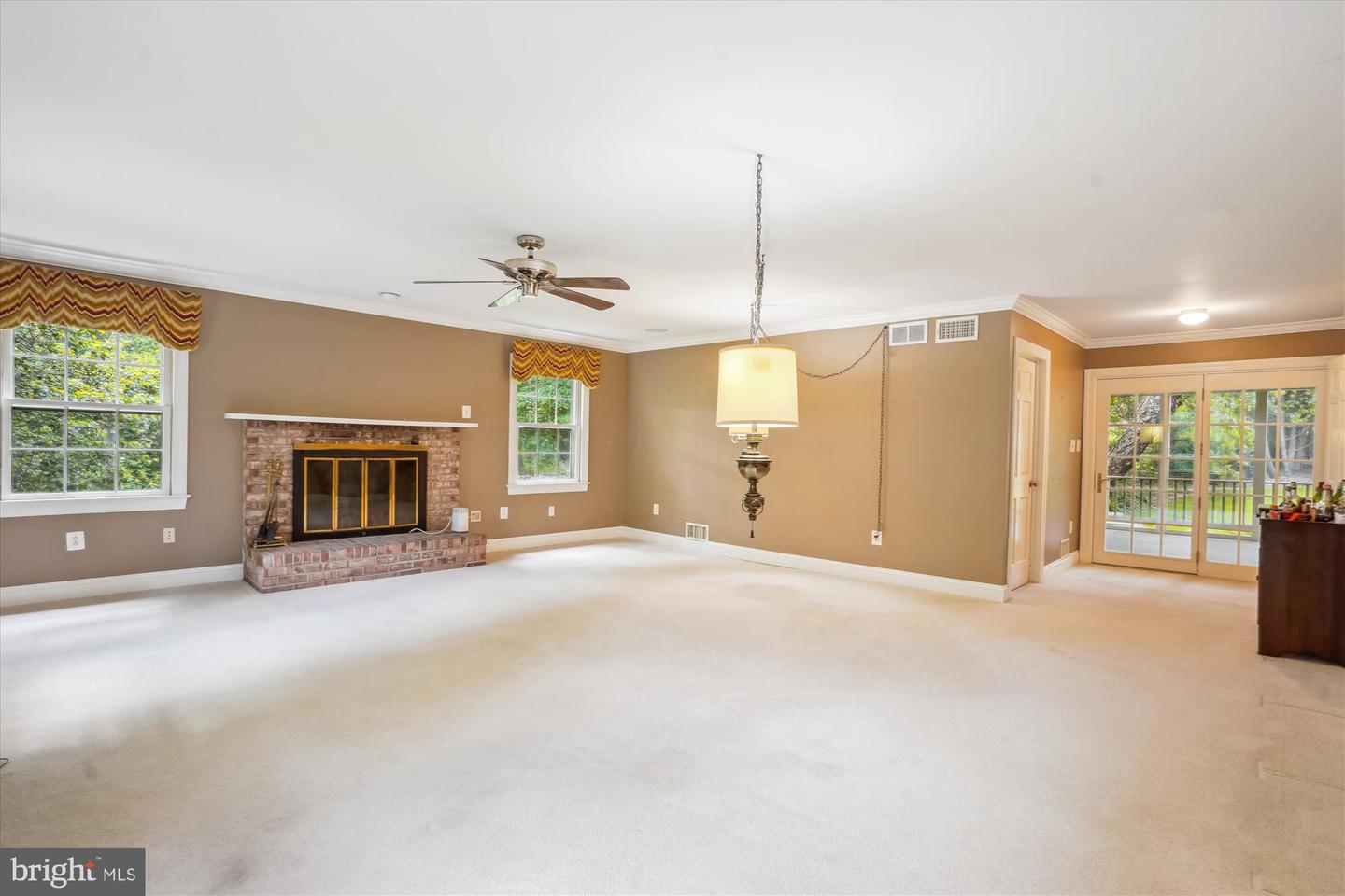 7621 BURFORD DR, MCLEAN, Virginia 22102, 5 Bedrooms Bedrooms, ,3 BathroomsBathrooms,Residential,For sale,7621 BURFORD DR,VAFX2228076 MLS # VAFX2228076