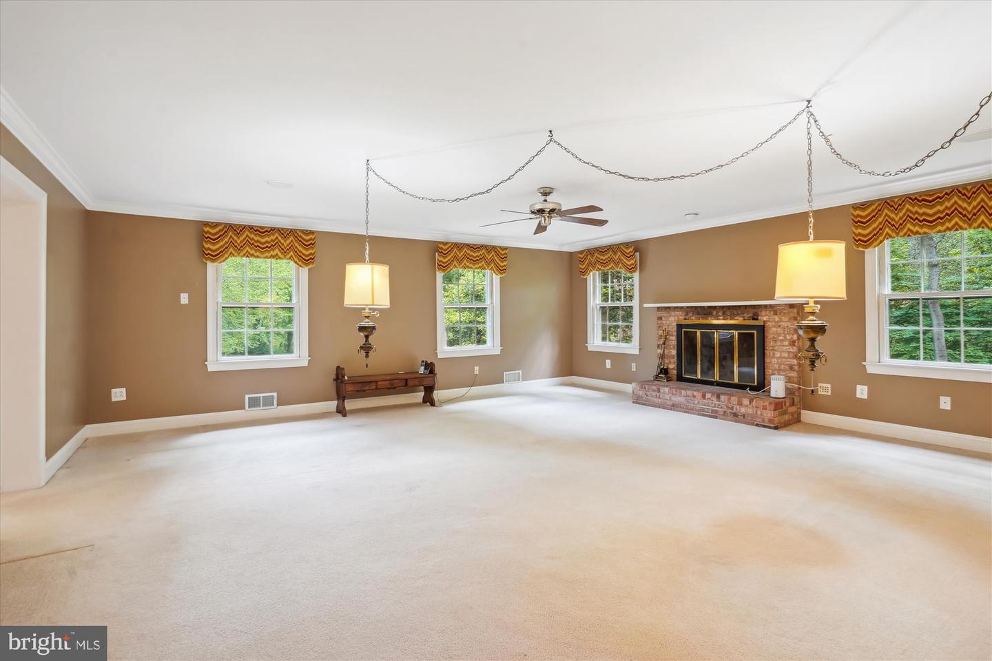7621 BURFORD DR, MCLEAN, Virginia 22102, 5 Bedrooms Bedrooms, ,3 BathroomsBathrooms,Residential,For sale,7621 BURFORD DR,VAFX2228076 MLS # VAFX2228076