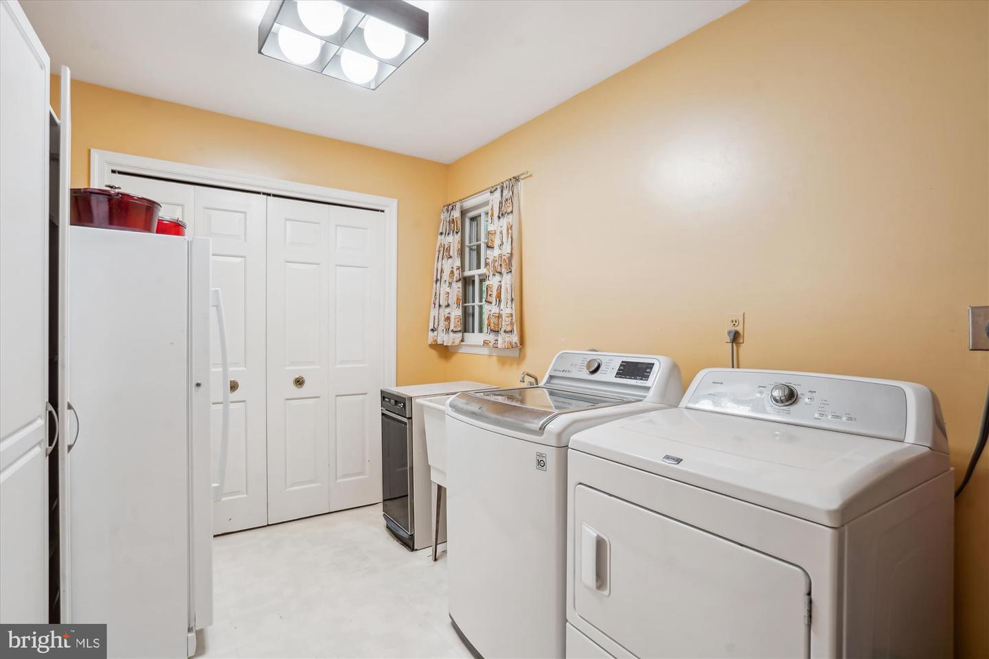 7621 BURFORD DR, MCLEAN, Virginia 22102, 5 Bedrooms Bedrooms, ,3 BathroomsBathrooms,Residential,For sale,7621 BURFORD DR,VAFX2228076 MLS # VAFX2228076