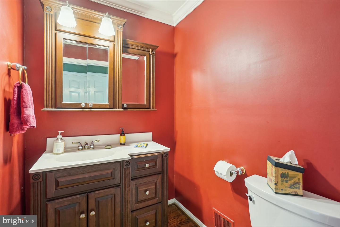 7621 BURFORD DR, MCLEAN, Virginia 22102, 5 Bedrooms Bedrooms, ,3 BathroomsBathrooms,Residential,For sale,7621 BURFORD DR,VAFX2228076 MLS # VAFX2228076