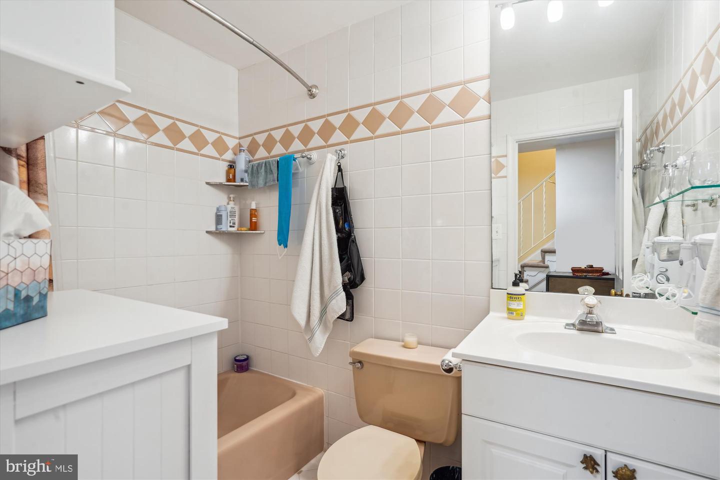 7621 BURFORD DR, MCLEAN, Virginia 22102, 5 Bedrooms Bedrooms, ,3 BathroomsBathrooms,Residential,For sale,7621 BURFORD DR,VAFX2228076 MLS # VAFX2228076