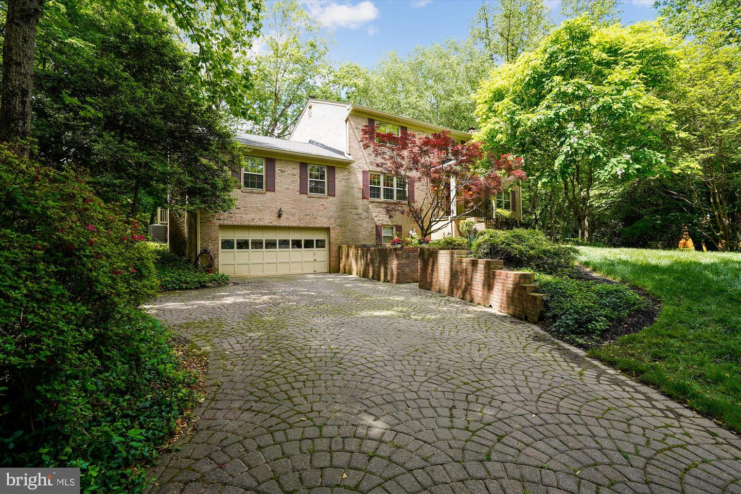 7621 BURFORD DR, MCLEAN, Virginia 22102, 5 Bedrooms Bedrooms, ,3 BathroomsBathrooms,Residential,For sale,7621 BURFORD DR,VAFX2228076 MLS # VAFX2228076