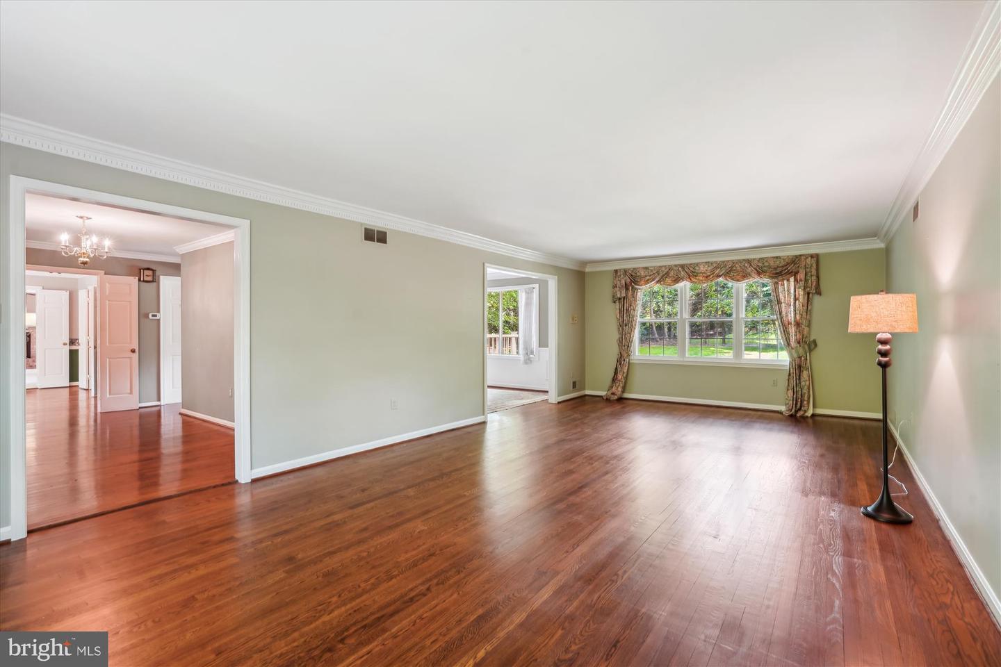 7621 BURFORD DR, MCLEAN, Virginia 22102, 5 Bedrooms Bedrooms, ,3 BathroomsBathrooms,Residential,For sale,7621 BURFORD DR,VAFX2228076 MLS # VAFX2228076