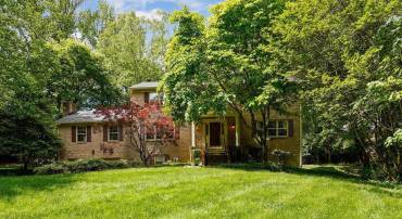 7621 BURFORD DR, MCLEAN, Virginia 22102, 5 Bedrooms Bedrooms, ,3 BathroomsBathrooms,Residential,For sale,7621 BURFORD DR,VAFX2228076 MLS # VAFX2228076