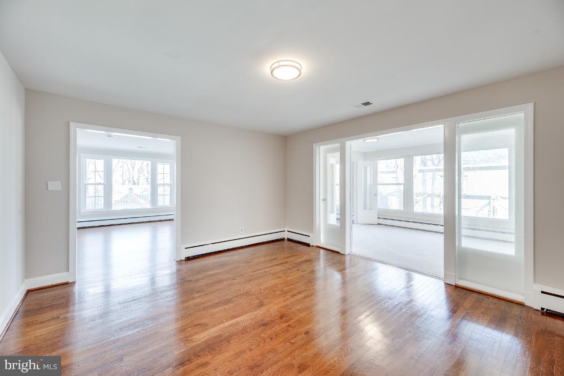 4740 34TH ST N, ARLINGTON, Virginia 22207, 4 Bedrooms Bedrooms, ,3 BathroomsBathrooms,Residential,For sale,4740 34TH ST N,VAAR2054692 MLS # VAAR2054692