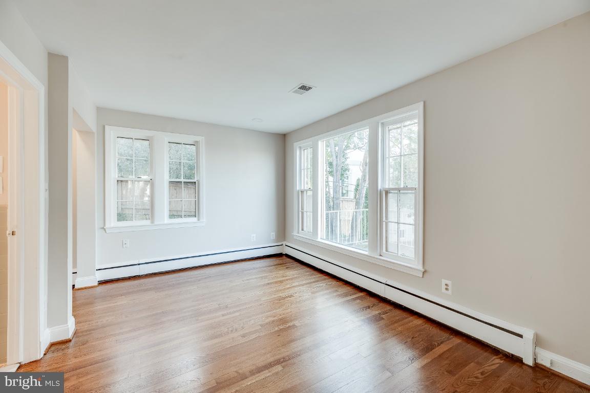 4740 34TH ST N, ARLINGTON, Virginia 22207, 4 Bedrooms Bedrooms, ,3 BathroomsBathrooms,Residential,For sale,4740 34TH ST N,VAAR2054692 MLS # VAAR2054692