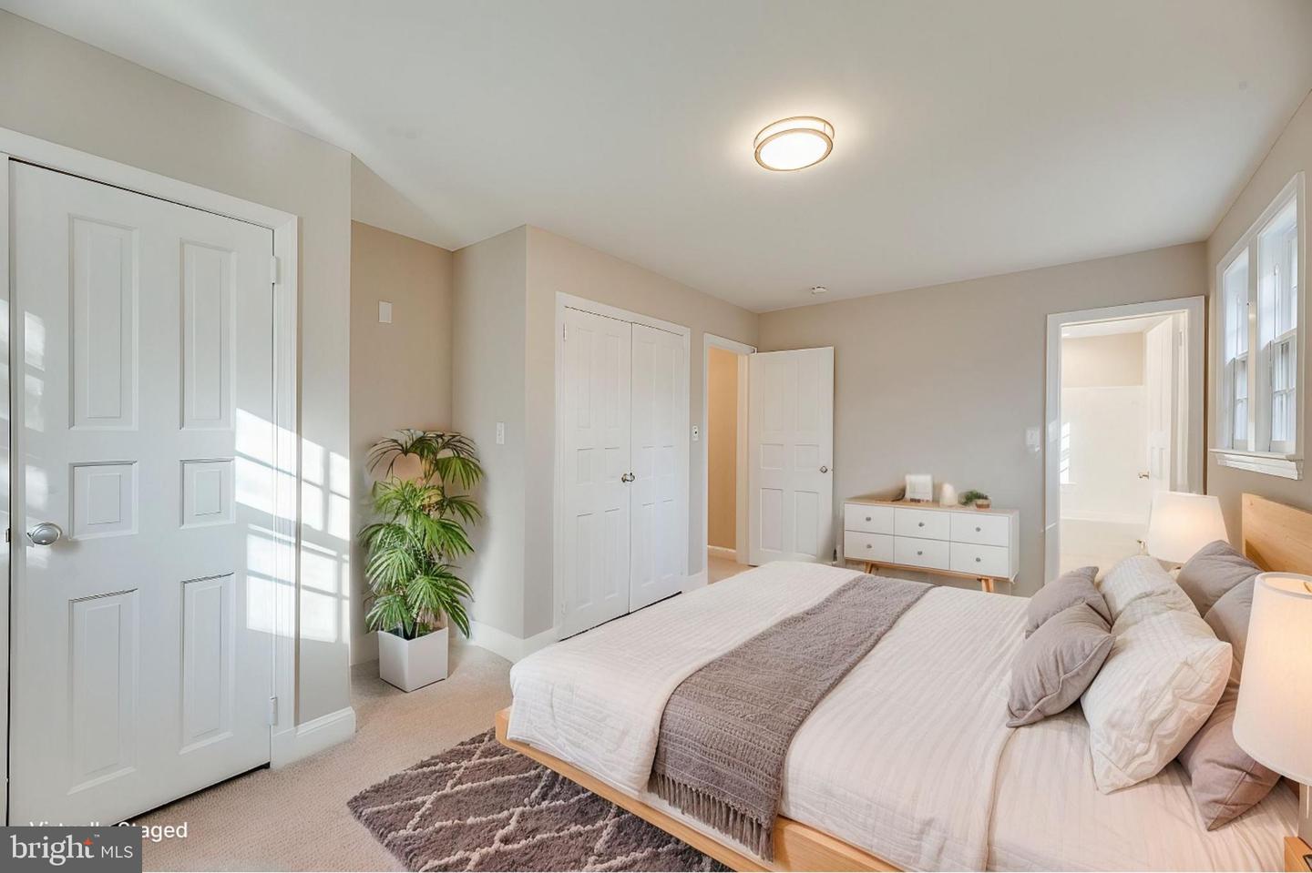 4740 34TH ST N, ARLINGTON, Virginia 22207, 4 Bedrooms Bedrooms, ,3 BathroomsBathrooms,Residential,For sale,4740 34TH ST N,VAAR2054692 MLS # VAAR2054692