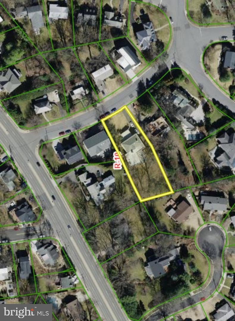 4740 34TH ST N, ARLINGTON, Virginia 22207, 4 Bedrooms Bedrooms, ,3 BathroomsBathrooms,Residential,For sale,4740 34TH ST N,VAAR2054692 MLS # VAAR2054692