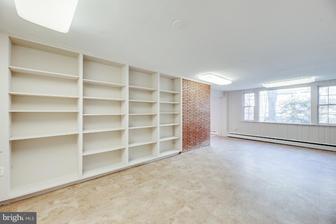 4740 34TH ST N, ARLINGTON, Virginia 22207, 4 Bedrooms Bedrooms, ,3 BathroomsBathrooms,Residential,For sale,4740 34TH ST N,VAAR2054692 MLS # VAAR2054692