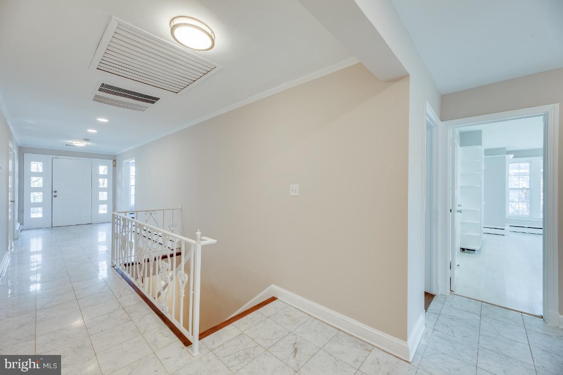 4740 34TH ST N, ARLINGTON, Virginia 22207, 4 Bedrooms Bedrooms, ,3 BathroomsBathrooms,Residential,For sale,4740 34TH ST N,VAAR2054692 MLS # VAAR2054692