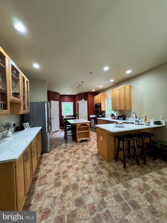 6609 TURKEY RUN DR, FREDERICKSBURG, Virginia 22407, 4 Bedrooms Bedrooms, ,3 BathroomsBathrooms,Residential,6609 TURKEY RUN DR,VASP2033100 MLS # VASP2033100