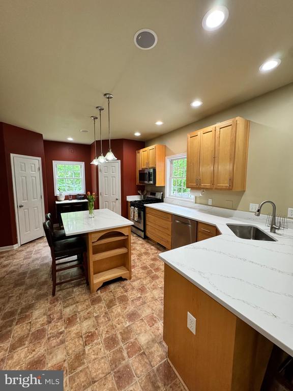 6609 TURKEY RUN DR, FREDERICKSBURG, Virginia 22407, 4 Bedrooms Bedrooms, ,3 BathroomsBathrooms,Residential,6609 TURKEY RUN DR,VASP2033100 MLS # VASP2033100