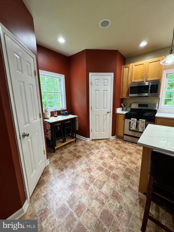 6609 TURKEY RUN DR, FREDERICKSBURG, Virginia 22407, 4 Bedrooms Bedrooms, ,3 BathroomsBathrooms,Residential,6609 TURKEY RUN DR,VASP2033100 MLS # VASP2033100