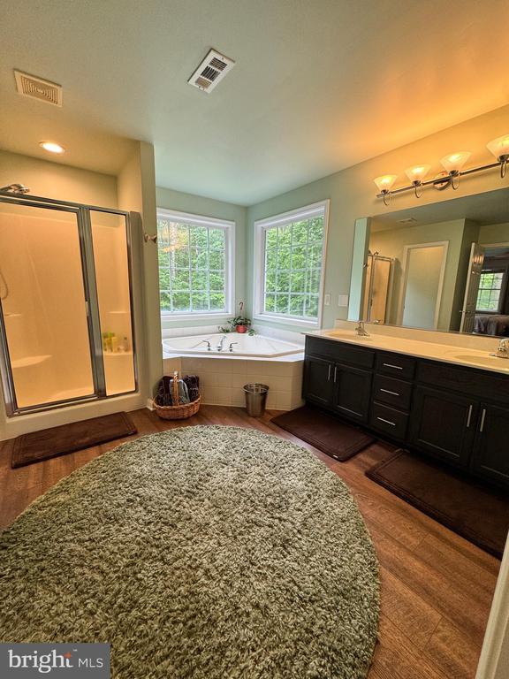 6609 TURKEY RUN DR, FREDERICKSBURG, Virginia 22407, 4 Bedrooms Bedrooms, ,3 BathroomsBathrooms,Residential,6609 TURKEY RUN DR,VASP2033100 MLS # VASP2033100