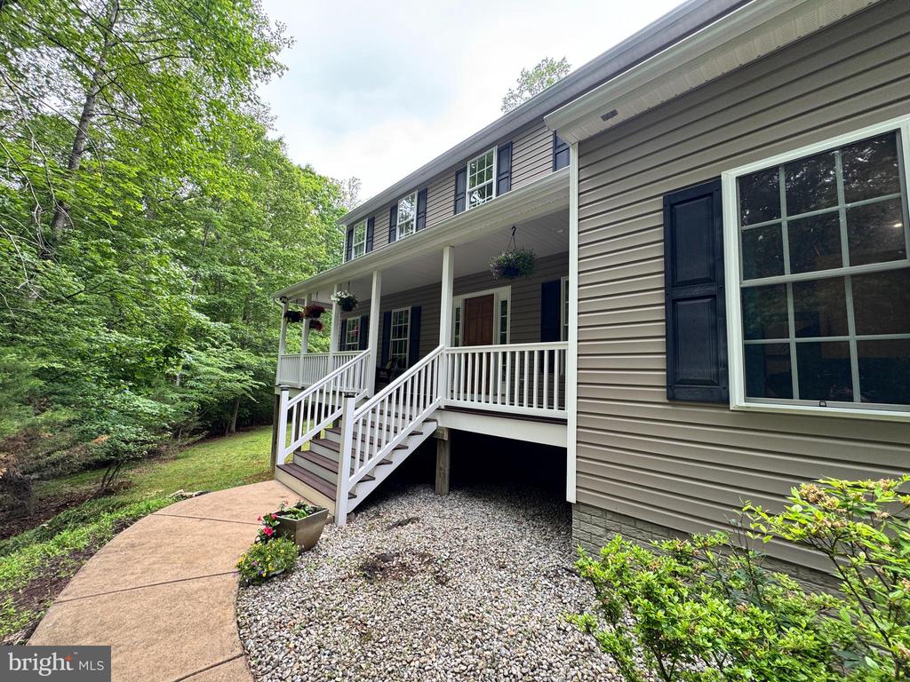 6609 TURKEY RUN DR, FREDERICKSBURG, Virginia 22407, 4 Bedrooms Bedrooms, ,3 BathroomsBathrooms,Residential,6609 TURKEY RUN DR,VASP2033100 MLS # VASP2033100