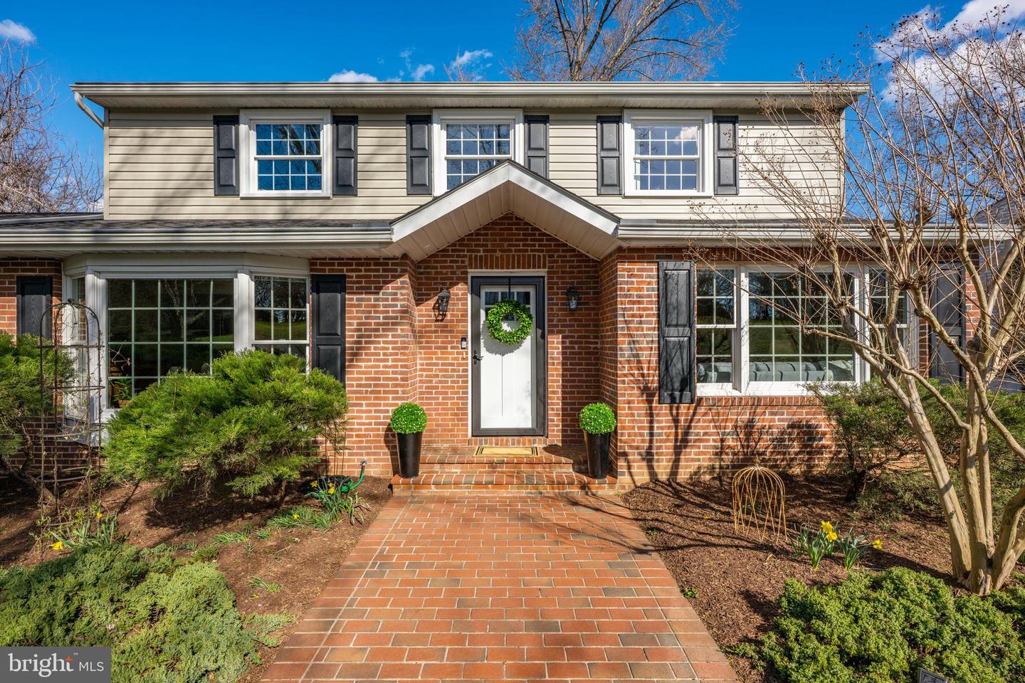 1155 KETTLE POND LN, GREAT FALLS, Virginia 22066, 4 Bedrooms Bedrooms, ,3 BathroomsBathrooms,Residential,For sale,1155 KETTLE POND LN,VAFX2229752 MLS # VAFX2229752
