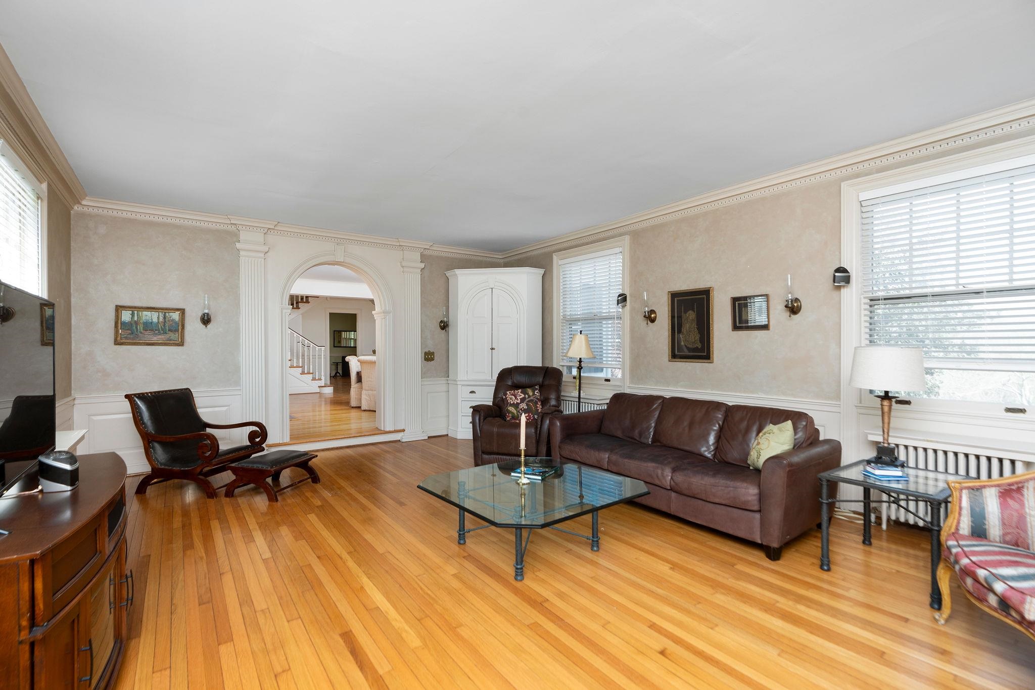 675 E BEVERLEY ST, STAUNTON, Virginia 24401, 4 Bedrooms Bedrooms, ,3 BathroomsBathrooms,Residential,675 E BEVERLEY ST,663500 MLS # 663500