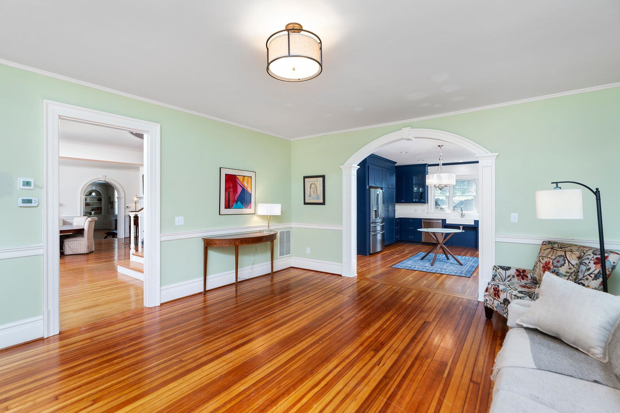 675 E BEVERLEY ST, STAUNTON, Virginia 24401, 4 Bedrooms Bedrooms, ,3 BathroomsBathrooms,Residential,675 E BEVERLEY ST,663500 MLS # 663500