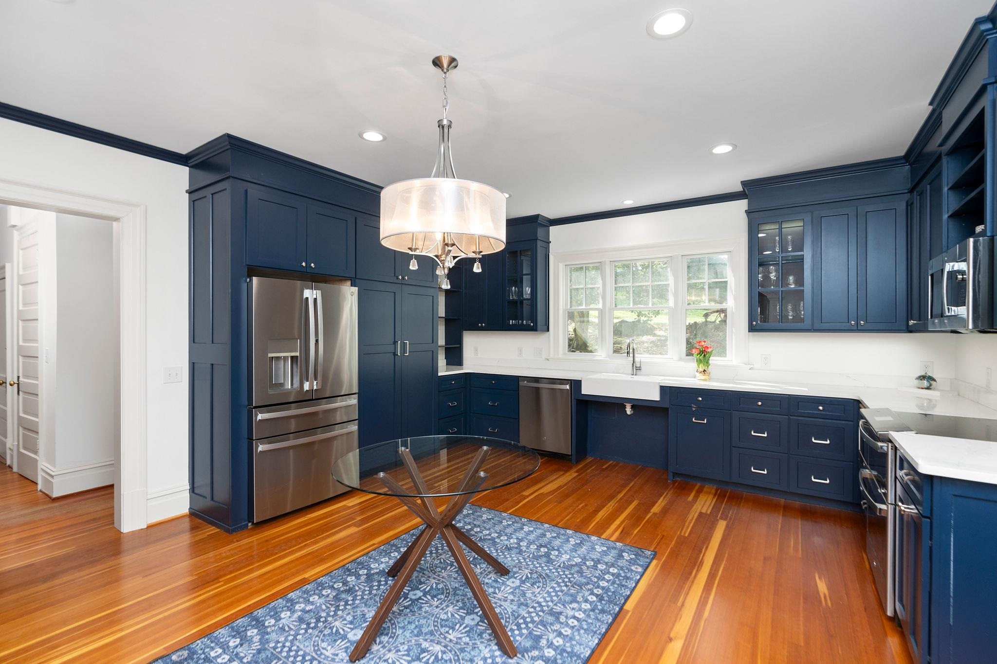 675 E BEVERLEY ST, STAUNTON, Virginia 24401, 4 Bedrooms Bedrooms, ,3 BathroomsBathrooms,Residential,675 E BEVERLEY ST,663500 MLS # 663500
