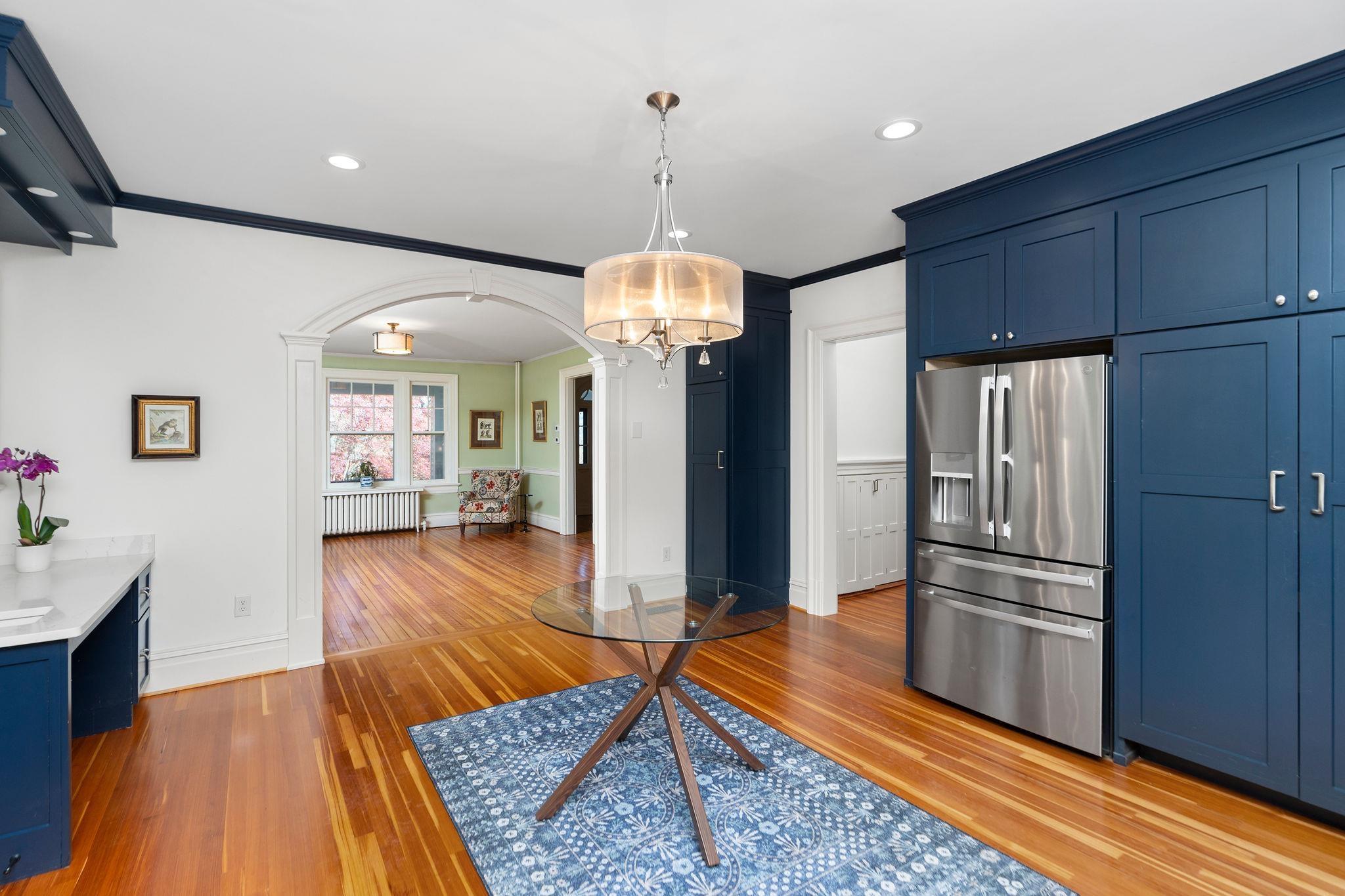 675 E BEVERLEY ST, STAUNTON, Virginia 24401, 4 Bedrooms Bedrooms, ,3 BathroomsBathrooms,Residential,675 E BEVERLEY ST,663500 MLS # 663500