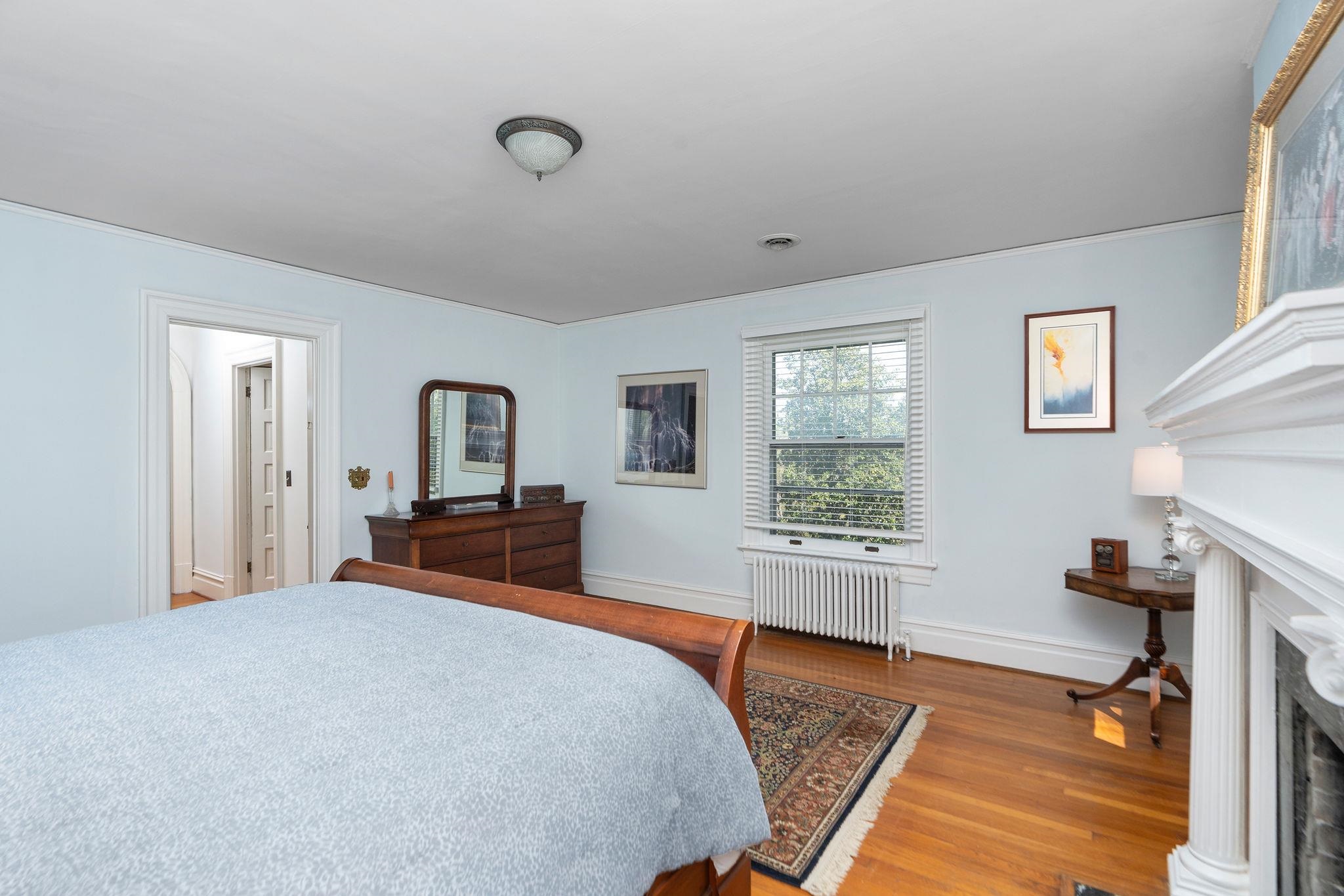 675 E BEVERLEY ST, STAUNTON, Virginia 24401, 4 Bedrooms Bedrooms, ,3 BathroomsBathrooms,Residential,675 E BEVERLEY ST,663500 MLS # 663500