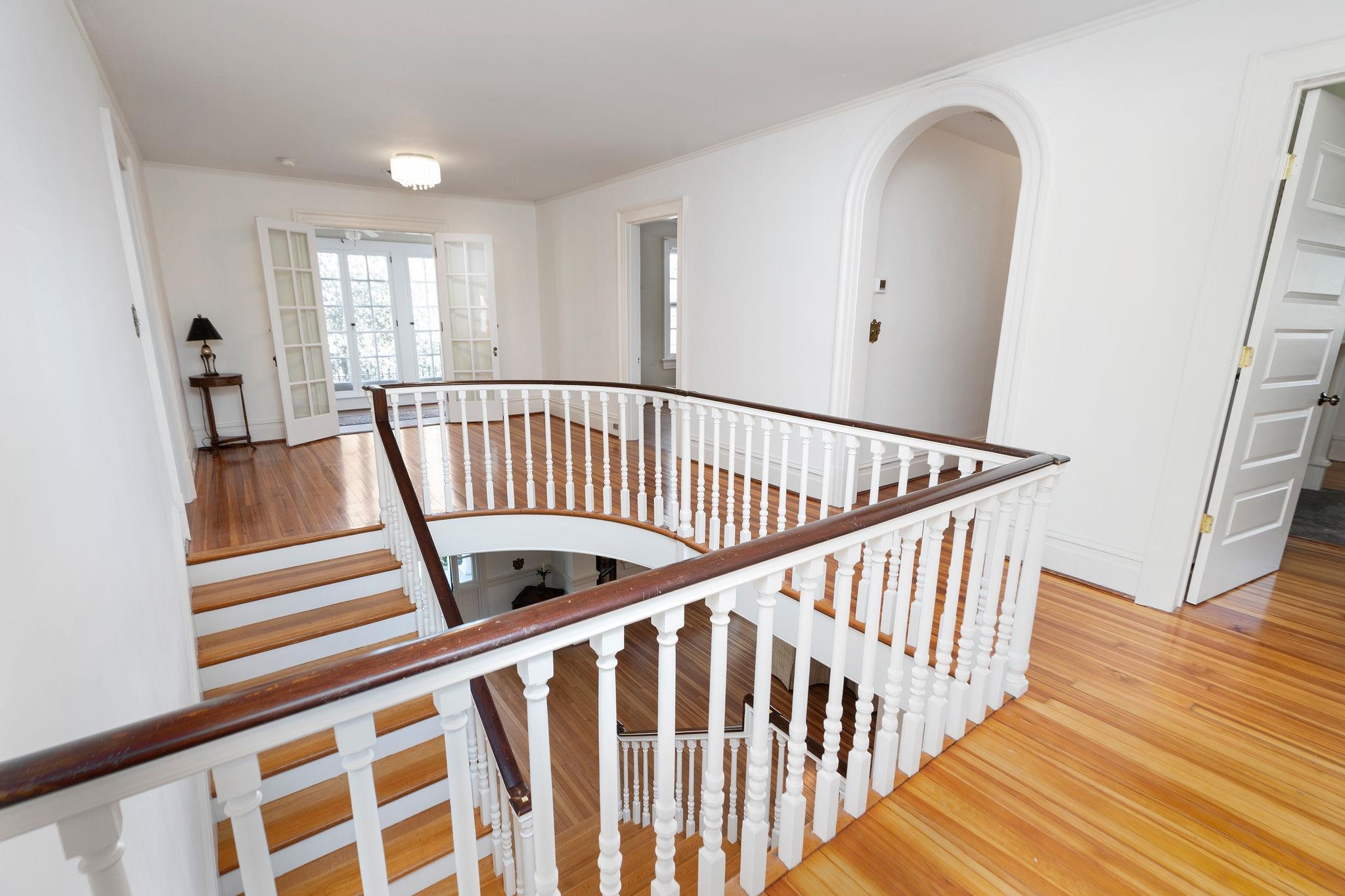 675 E BEVERLEY ST, STAUNTON, Virginia 24401, 4 Bedrooms Bedrooms, ,3 BathroomsBathrooms,Residential,675 E BEVERLEY ST,663500 MLS # 663500